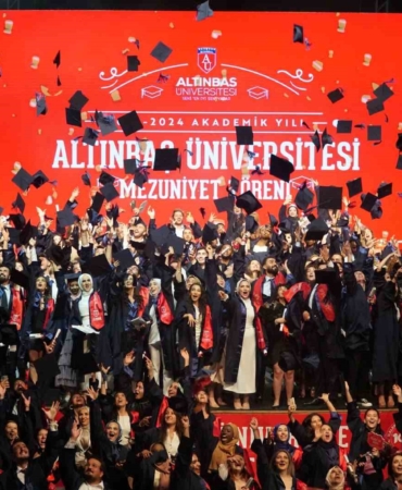 Altınbaş Üniversitesi 2023-2024 mezunlarını büyük bir coşku ile uğurladı