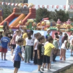 Arnavutköy Belediyesi yaz spor okulları kapanış programı renkli görüntüler oluşturdu