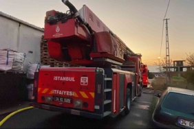 Arnavutköy’de ahşap palet fabrikasında yangın