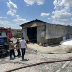 Arnavutköy’de boya deposunda korkutan yangın