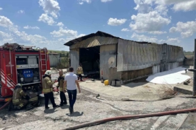 Arnavutköy’de boya deposunda korkutan yangın