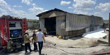 Arnavutköy’de boya deposunda korkutan yangın