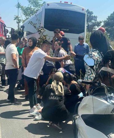 Arnavutköy’de şehir hastanesi personellerini taşıyan servis kazaya karıştı: 5 işçi yaralı