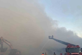 Avcılar’da fabrikada çıkan yangınının ektisi günün aydınlanmasıyla ortaya çıktı