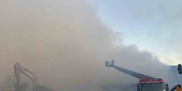 Avcılar’da fabrikada çıkan yangınının ektisi günün aydınlanmasıyla ortaya çıktı