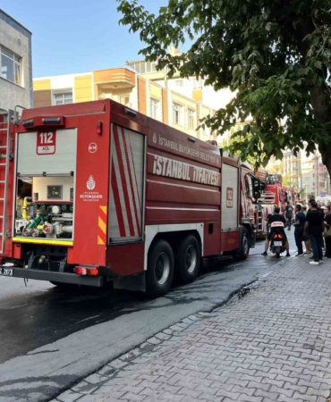 Avcılar’da klima ünitesi patlayan daire kullanılamaz hale geldi
