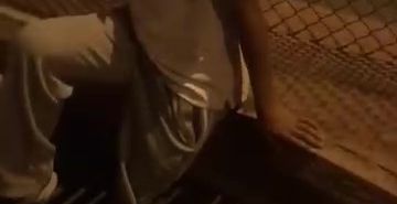 Ayağı mazgala sıkışan genci itfaiye kurtardı