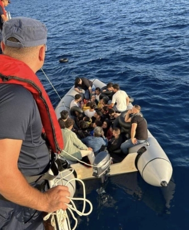 Ayvacık açıklarında 26 kaçak göçmen yakalandı