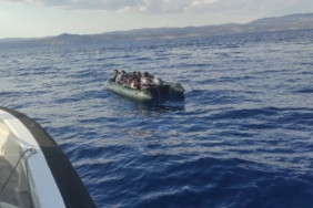 Ayvacık açıklarında 33 kaçak göçmen yakalandı, 15 kaçak göçmen kurtarıldı