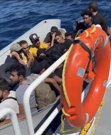 Ayvacık açıklarında 36 kaçak göçmen yakalandı