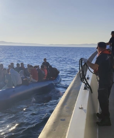 Ayvacık açıklarında 43 kaçak göçmen yakalandı
