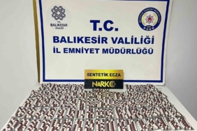 Ayvalık’ta narkotik polisi uyuşturucu hap satıcısını kıskıvrak yakaladı