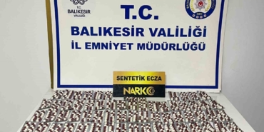 Ayvalık’ta narkotik polisi uyuşturucu hap satıcısını kıskıvrak yakaladı