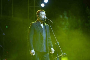 Bahçelievler Belediyesi Yaz Konseri etkinliğinde Mehmet Erdem sahne aldı