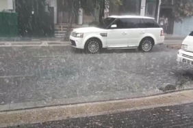 Bahçelievler’de dolu etkili oldu