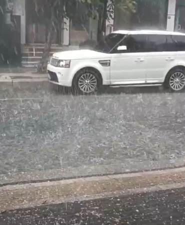Bahçelievler’de dolu etkili oldu