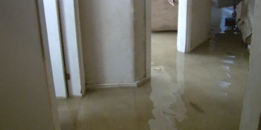 Bahçelievler’de sağanak yağış nedeniyle evleri su bastı