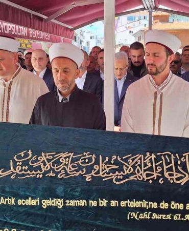 Bakan Uraloğlu Eyüpsultan’da cenaze törenine katıldı