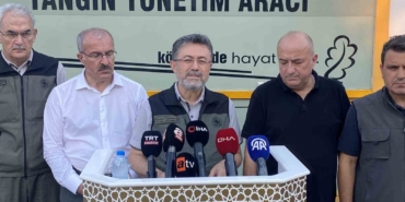 Bakan Yumaklı: "Yangın yaklaşık 7 kilometrelik bir hat oluşturdu"