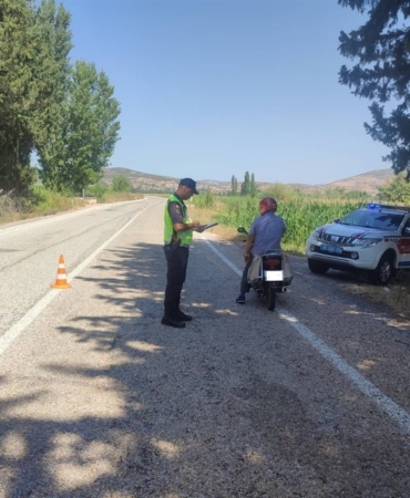 Balıkesir’de jandarmadan trafik denetimi: 16 araç trafikten men