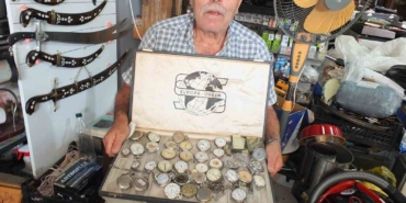 Balıkesirli makineciyi, eski merakı binlerce saatin sahibi yaptı