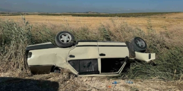 Bandırma’da otomobil devrildi, sürücü yaralandı