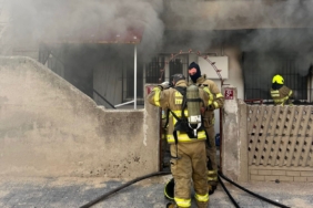 Bandırma’da yanan ev kullanılmaz hale geldi