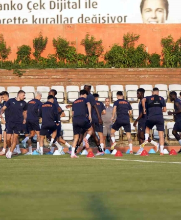Başakşehir, St. Patrick’s Athletic maçı hazırlıklarını tamamladı