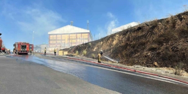 Başakşehir’de geniş alanda ot yangını