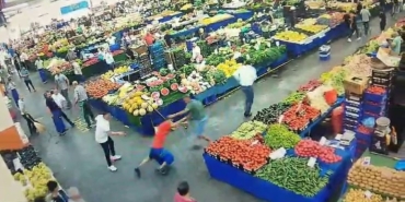 Başakşehir’de pazarcıların yer işgali kavgası kamerada