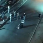 Başakşehir’de sokak ortasında yere yatırdığı arkadaşını böyle tekmeledi