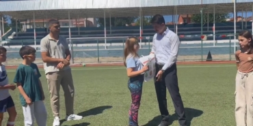 Başarılı öğrencilere hediyeleri takdim edildi