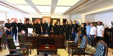 Başkan Bakkalcıoğlu’na "Bizim Kızlardan" ziyaret