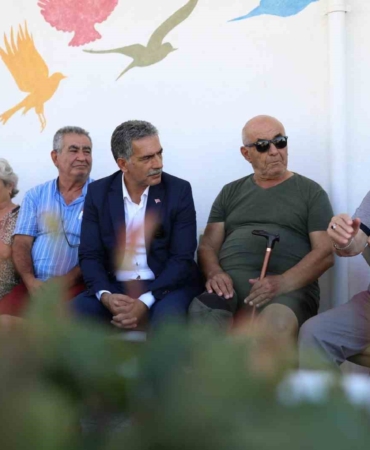 Başkan Deviren, yaşlıları ziyaret etti