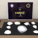 Bebek bezinin altına uyuşturucu saklamışlar: 2 kişi tutuklandı