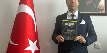 Bekir Şahiner, ’Suçun Ensesinde Yargı’ kitabını yayınladı