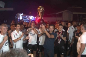 Beşiktaş’ın Süper Kupa galibiyeti taraftarlarla kutlandı