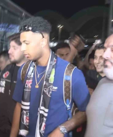 Beşiktaş’ın yeni transferi Cher Ndour İstanbul’a geldi
