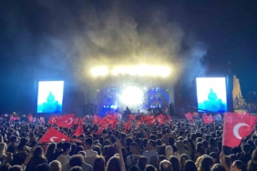 Beşiktaş’ta 30 Ağustos Zafer Bayramı Mabel Matiz konseriyle kutlandı