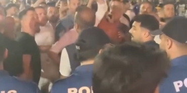 Beykoz Belediyesi’nin konserinde sanatçı Suavi protesto edildi