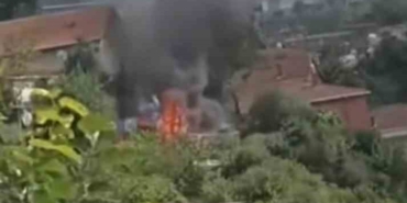 Beykoz’da bir evin çatısı alev alev yandı