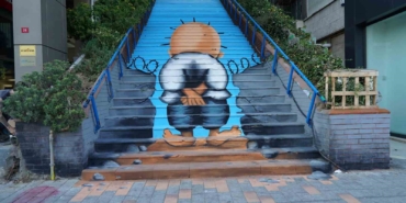 Beyoğlu’nda Filistin davasının sembolü “Hanzala” merdivenlere resmedildi