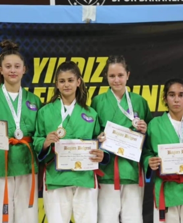 Bilecikli sporcular madalyalarla döndü