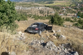 Bilecik’te otomobil şarampole devrildi: 1 yaralı