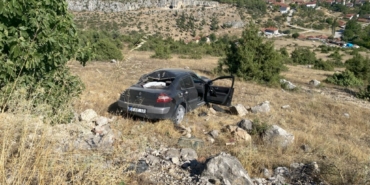 Bilecik’te otomobil şarampole devrildi: 1 yaralı