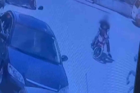 Böyle kaza görülmedi: Kaçan at, motosikletliyi altına aldı