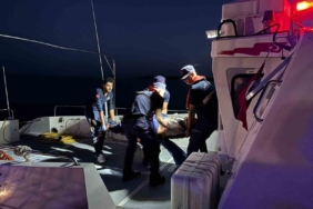 Bozcaada’da rahatsızlanan vatandaş Sahil Güvenlik ekiplerince tahliye edildi