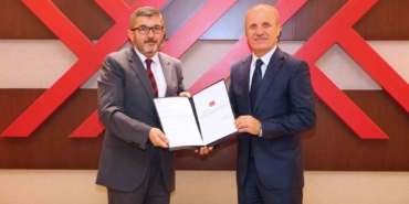 BŞEÜ Rektörü Prof. Dr. Zafer Asım Kaplancıklı mazbatasını aldı