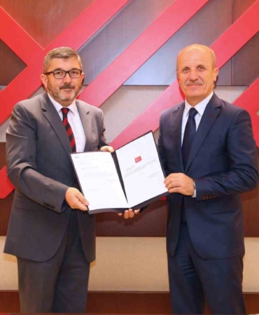 BŞEÜ Rektörü Prof. Dr. Zafer Asım Kaplancıklı mazbatasını aldı