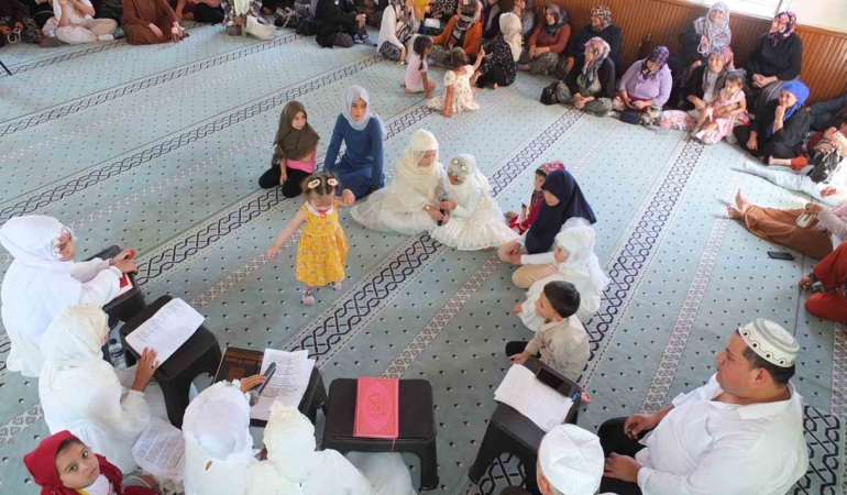 Burhaniye Çoruk köyünde toplu hatim cemiyeti düzenlendi